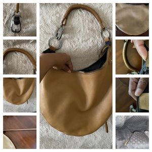 Gucci Handbag Tan in color